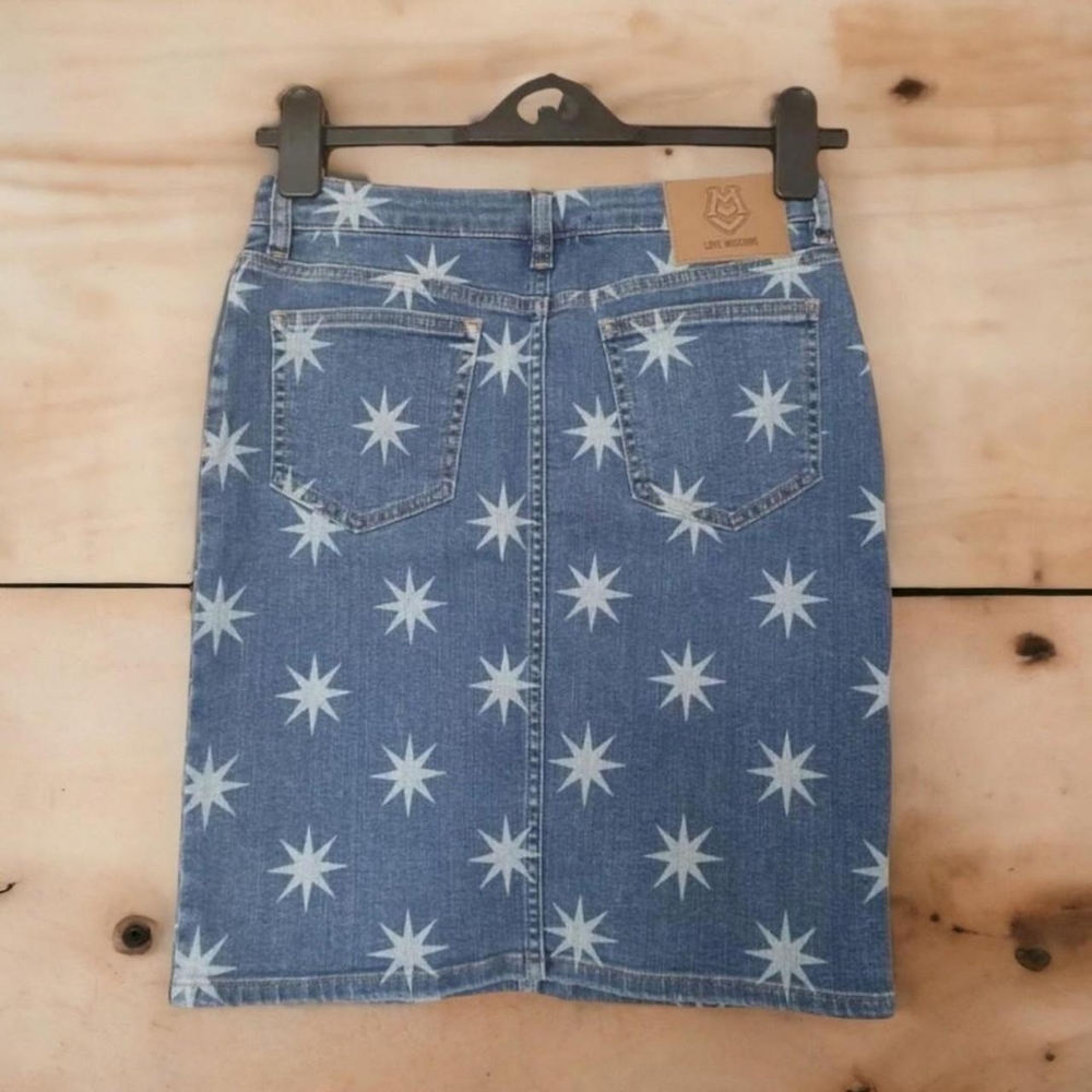 Amazing love moschino denim stars a line skirt.Uk 8BNWT - Picture 2 of 4